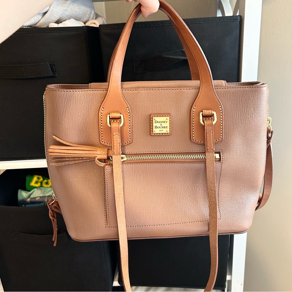 Dooney & Bourke Tan Tote Bag with Structured Design